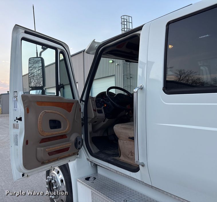 image for item EV2741 2009 International DuraStar 4400 SBA LP Crew Cab flatbed truck