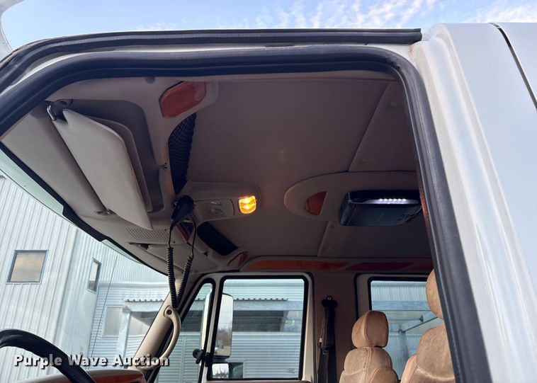 image for item EV2741 2009 International DuraStar 4400 SBA LP Crew Cab flatbed truck