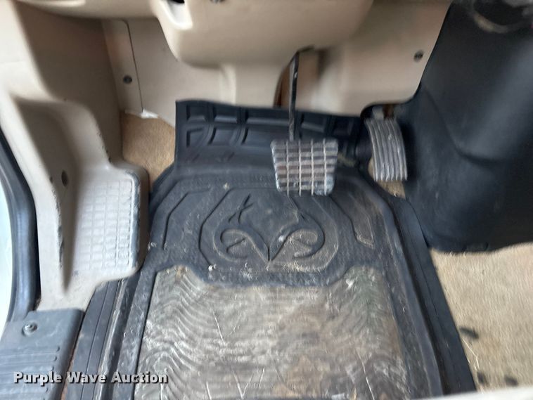 image for item EV2741 2009 International DuraStar 4400 SBA LP Crew Cab flatbed truck