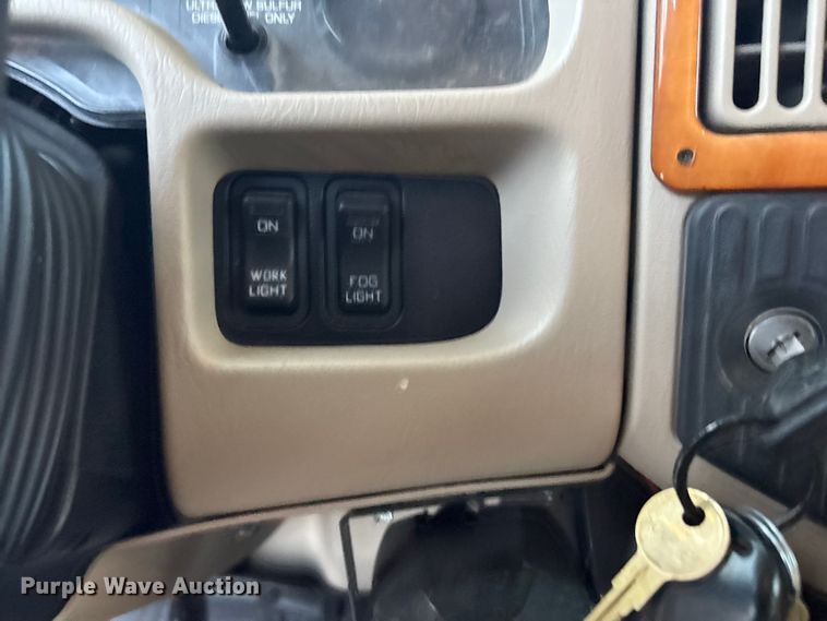 image for item EV2741 2009 International DuraStar 4400 SBA LP Crew Cab flatbed truck