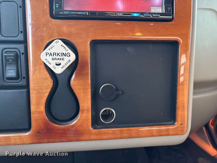 image for item EV2741 2009 International DuraStar 4400 SBA LP Crew Cab flatbed truck