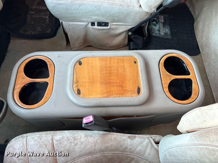 image for item EV2741 2009 International DuraStar 4400 SBA LP Crew Cab flatbed truck