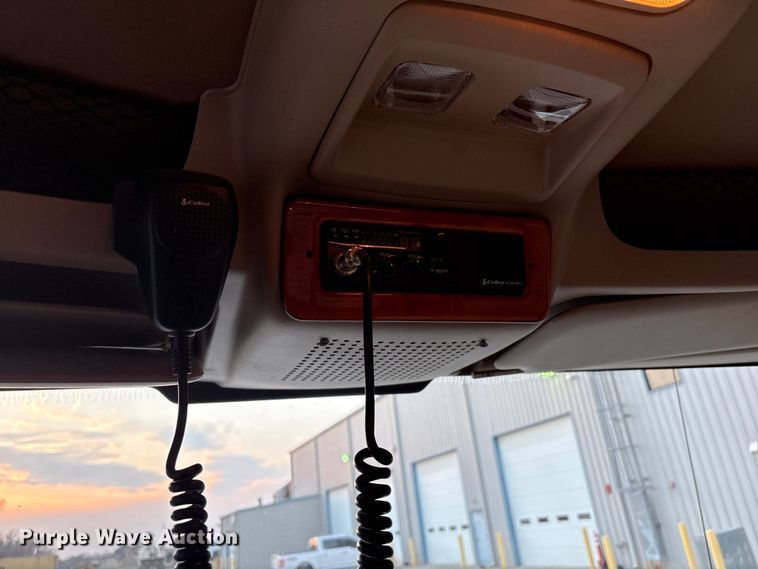 image for item EV2741 2009 International DuraStar 4400 SBA LP Crew Cab flatbed truck