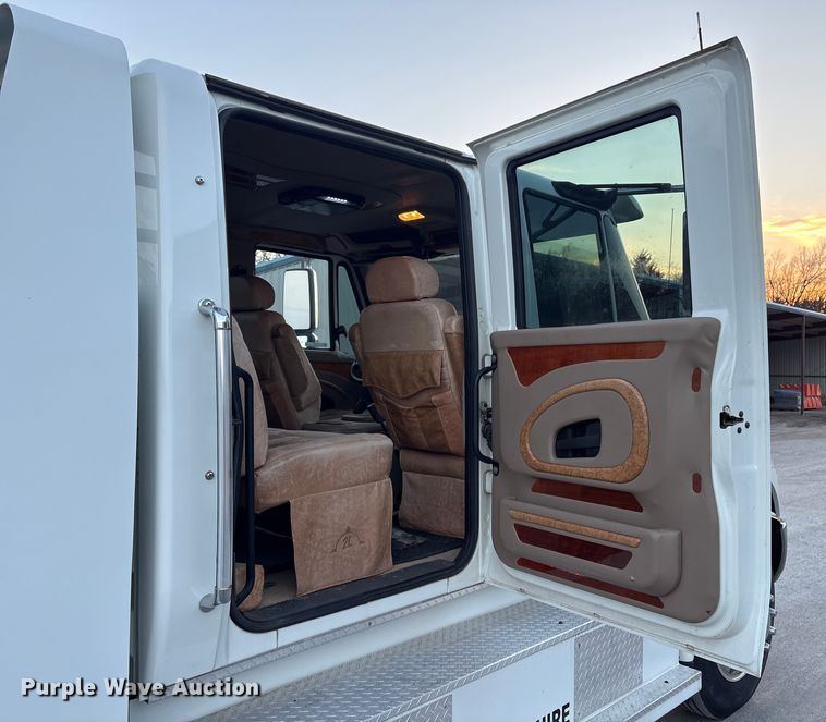 image for item EV2741 2009 International DuraStar 4400 SBA LP Crew Cab flatbed truck