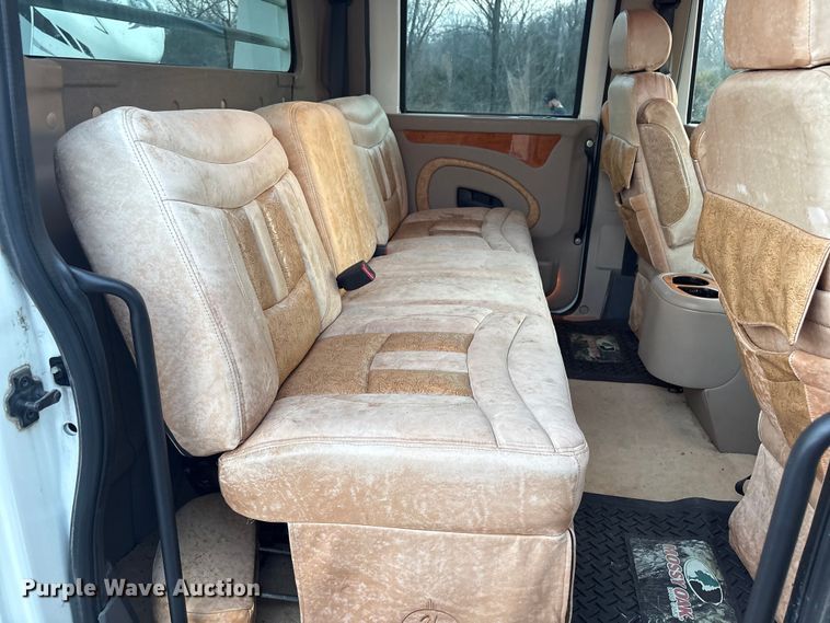 image for item EV2741 2009 International DuraStar 4400 SBA LP Crew Cab flatbed truck