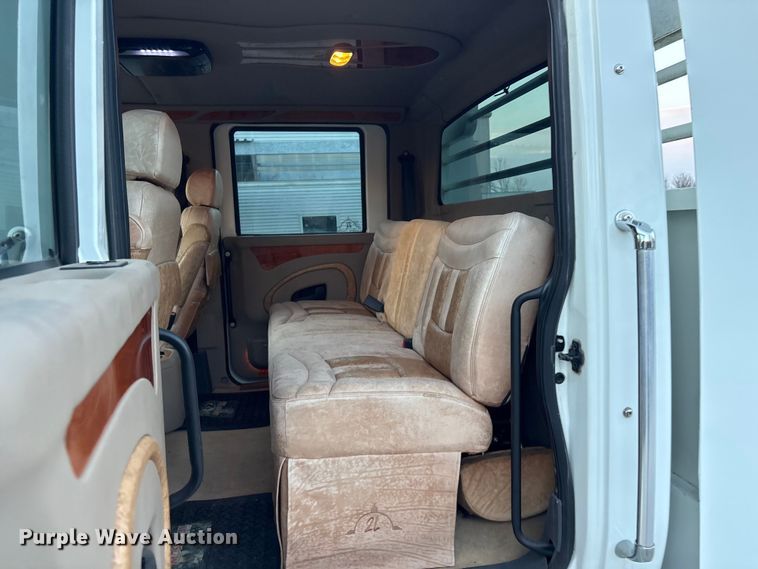 image for item EV2741 2009 International DuraStar 4400 SBA LP Crew Cab flatbed truck