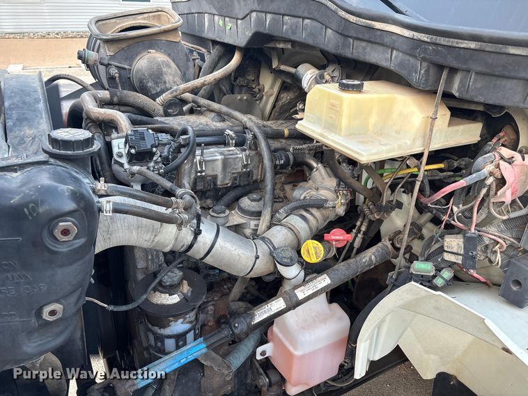 image for item EV2741 2009 International DuraStar 4400 SBA LP Crew Cab flatbed truck