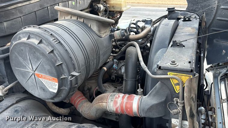 image for item EV2741 2009 International DuraStar 4400 SBA LP Crew Cab flatbed truck