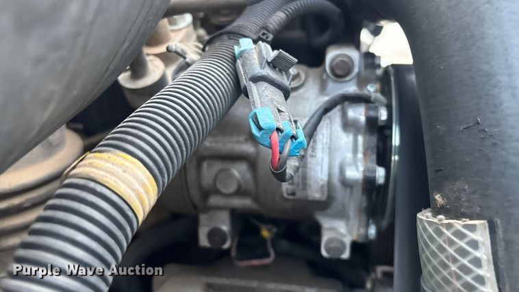 image for item EV2741 2009 International DuraStar 4400 SBA LP Crew Cab flatbed truck