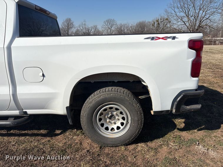 image for item EV2778 2020 Chevrolet Silverado 1500 Crew Cab pickup truck