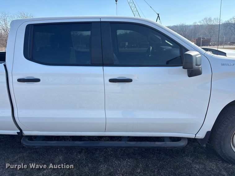 image for item EV2778 2020 Chevrolet Silverado 1500 Crew Cab pickup truck