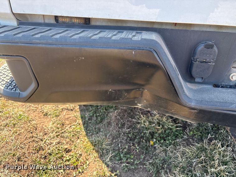 image for item EV2778 2020 Chevrolet Silverado 1500 Crew Cab pickup truck