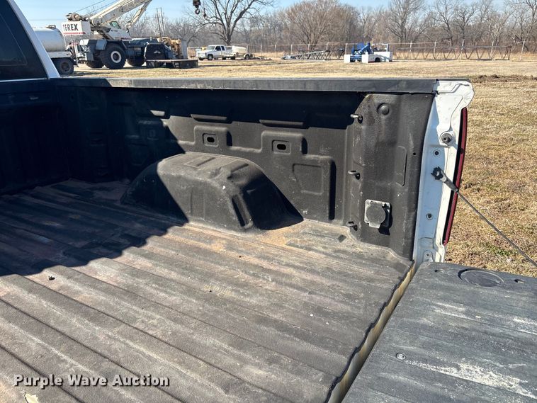 image for item EV2778 2020 Chevrolet Silverado 1500 Crew Cab pickup truck