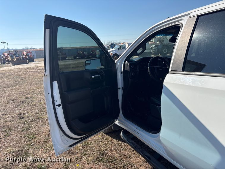 image for item EV2778 2020 Chevrolet Silverado 1500 Crew Cab pickup truck