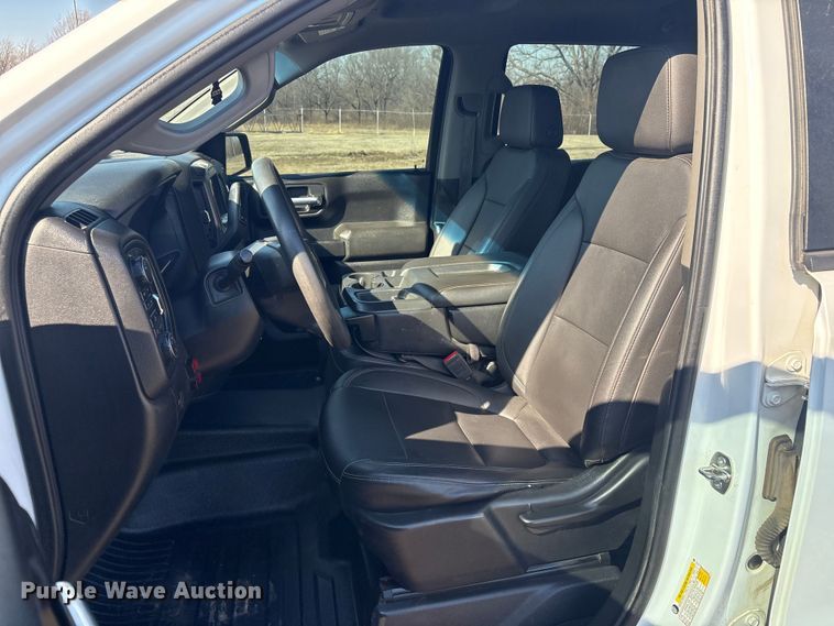 image for item EV2778 2020 Chevrolet Silverado 1500 Crew Cab pickup truck