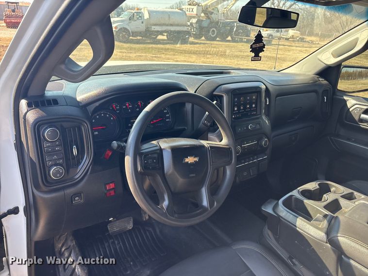 image for item EV2778 2020 Chevrolet Silverado 1500 Crew Cab pickup truck