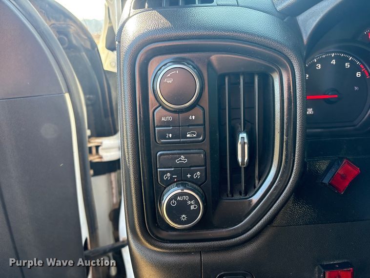 image for item EV2778 2020 Chevrolet Silverado 1500 Crew Cab pickup truck