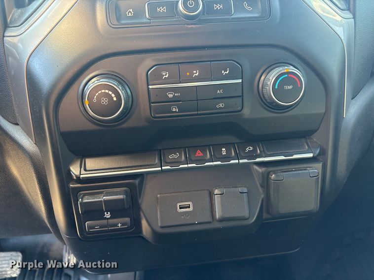 image for item EV2778 2020 Chevrolet Silverado 1500 Crew Cab pickup truck