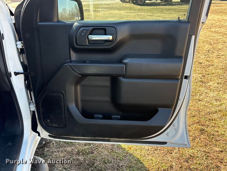 image for item EV2778 2020 Chevrolet Silverado 1500 Crew Cab pickup truck