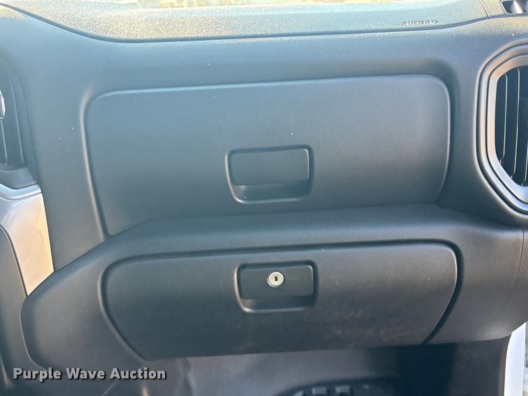 image for item EV2778 2020 Chevrolet Silverado 1500 Crew Cab pickup truck