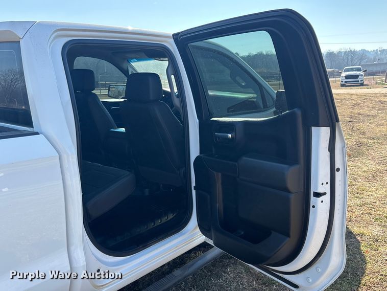 image for item EV2778 2020 Chevrolet Silverado 1500 Crew Cab pickup truck