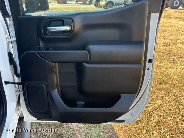 image for item EV2778 2020 Chevrolet Silverado 1500 Crew Cab pickup truck