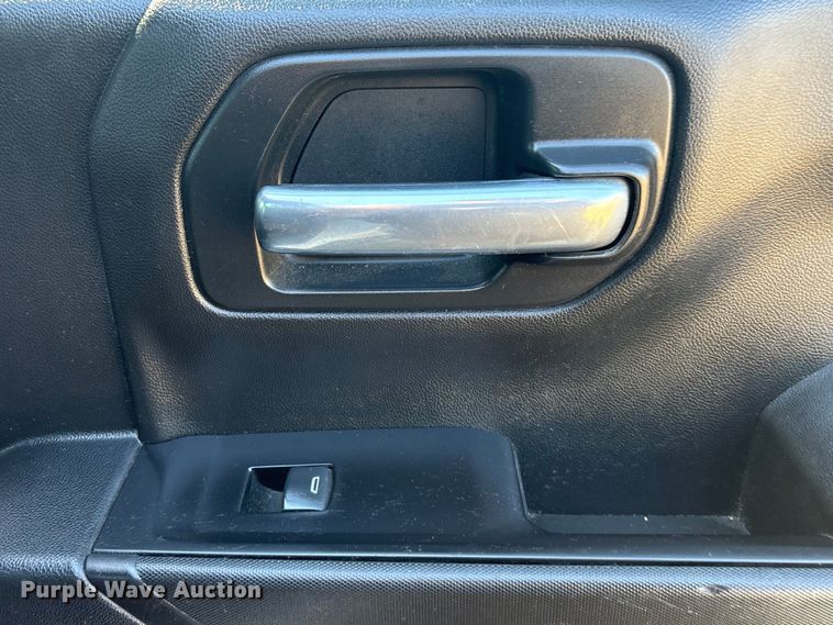 image for item EV2778 2020 Chevrolet Silverado 1500 Crew Cab pickup truck