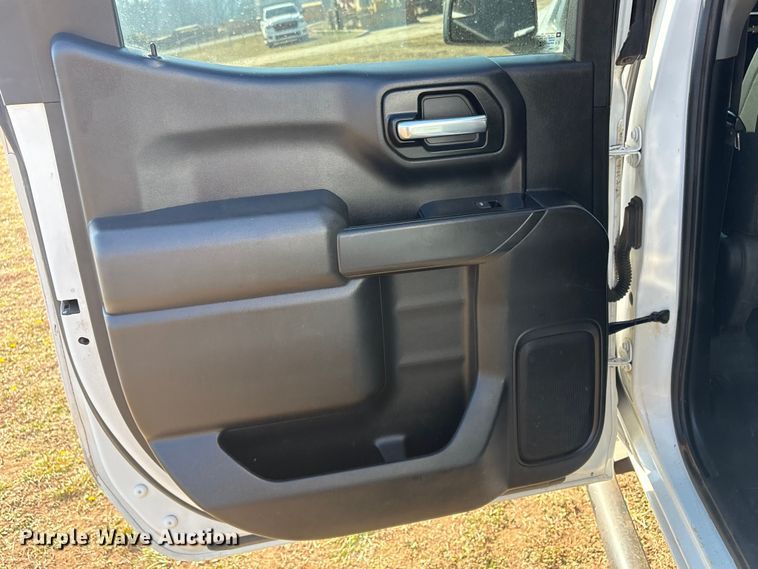 image for item EV2778 2020 Chevrolet Silverado 1500 Crew Cab pickup truck