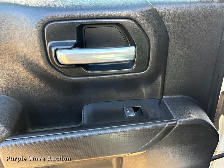 image for item EV2778 2020 Chevrolet Silverado 1500 Crew Cab pickup truck