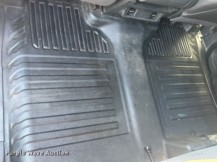 image for item EV2778 2020 Chevrolet Silverado 1500 Crew Cab pickup truck