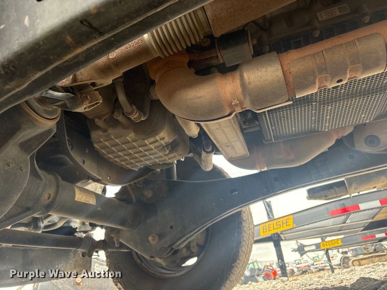 image for item EV2806 2020 Ford F350 Crew Cab pickup truck cab and chassis