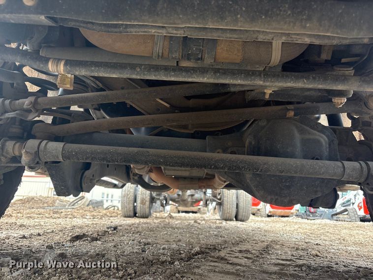 image for item EV2806 2020 Ford F350 Crew Cab pickup truck cab and chassis