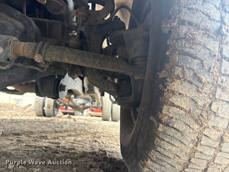 image for item EV2806 2020 Ford F350 Crew Cab pickup truck cab and chassis