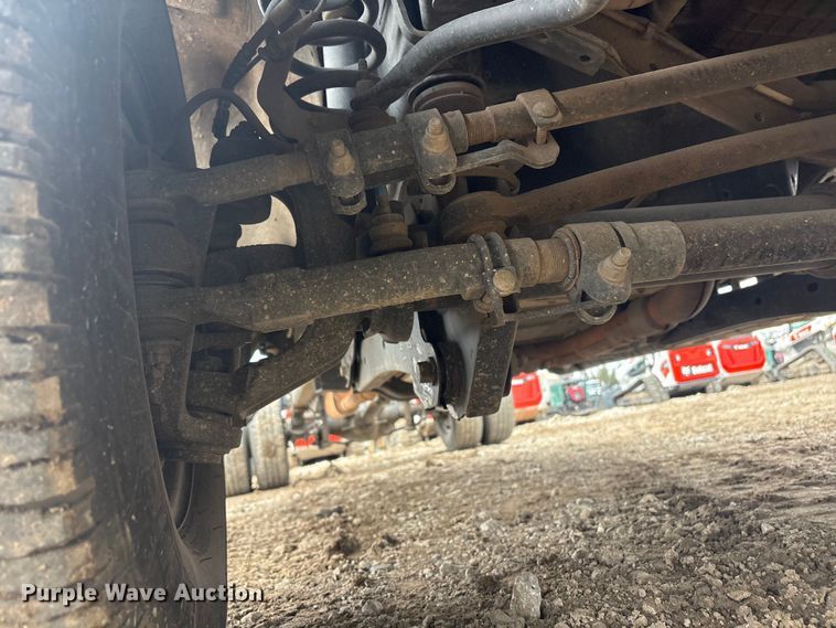 image for item EV2806 2020 Ford F350 Crew Cab pickup truck cab and chassis