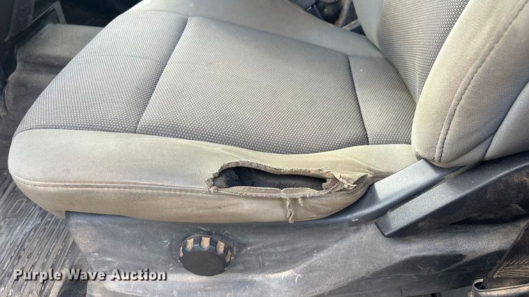 image for item EV2806 2020 Ford F350 Crew Cab pickup truck cab and chassis