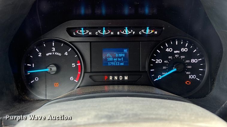 image for item EV2806 2020 Ford F350 Crew Cab pickup truck cab and chassis