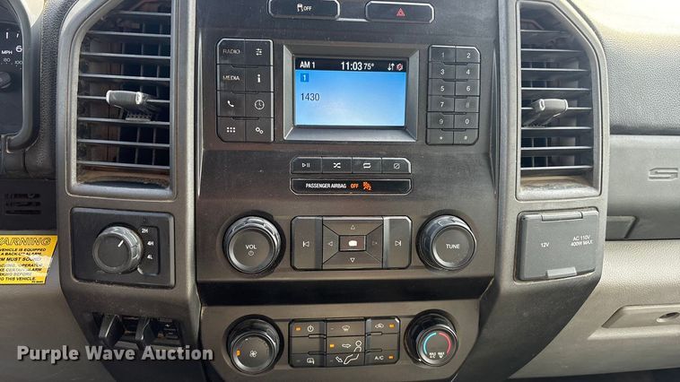 image for item EV2806 2020 Ford F350 Crew Cab pickup truck cab and chassis