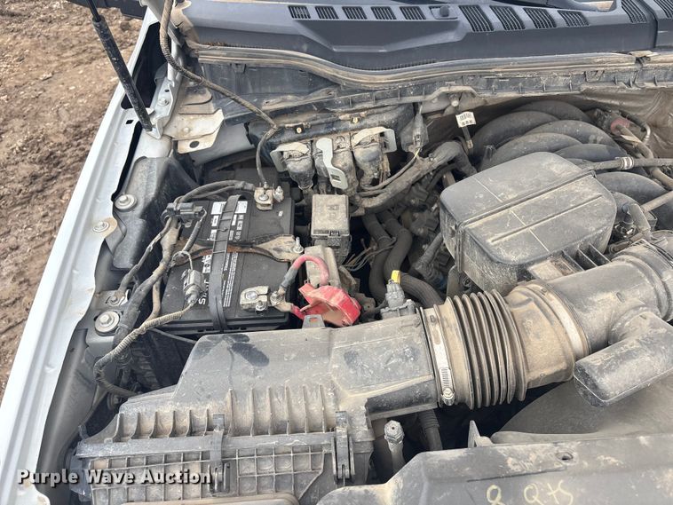 image for item EV2806 2020 Ford F350 Crew Cab pickup truck cab and chassis