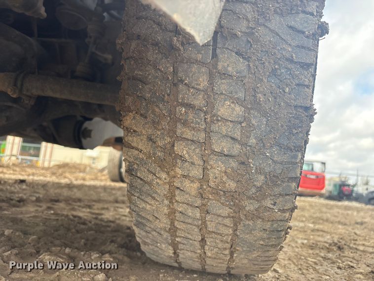 image for item EV2806 2020 Ford F350 Crew Cab pickup truck cab and chassis