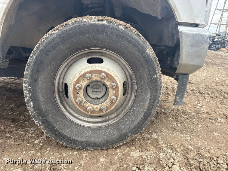 image for item EV2806 2020 Ford F350 Crew Cab pickup truck cab and chassis