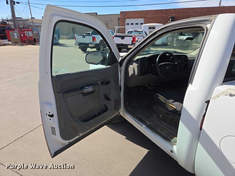 image for item EV5509 2012 GMC Sierra pickup truck