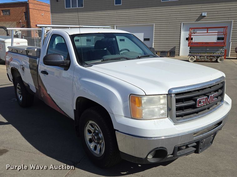 image for item EV5510 2010 GMC Sierra pickup truck