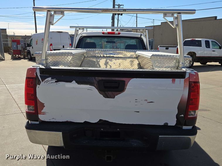 image for item EV5510 2010 GMC Sierra pickup truck
