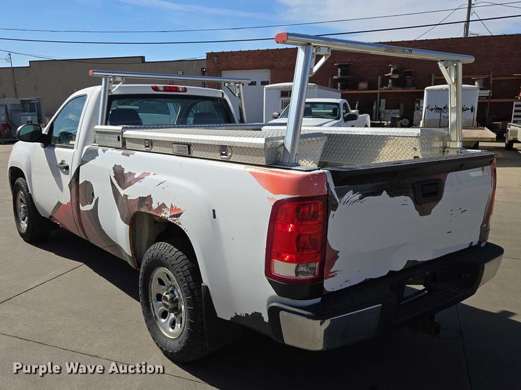 image for item EV5510 2010 GMC Sierra pickup truck