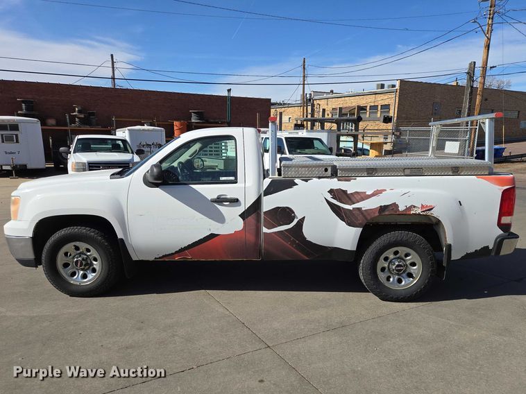 image for item EV5510 2010 GMC Sierra pickup truck