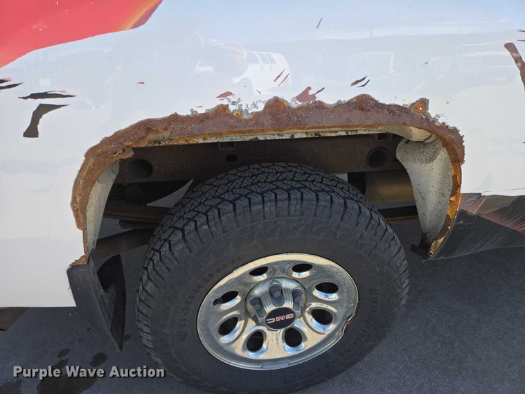 image for item EV5510 2010 GMC Sierra pickup truck