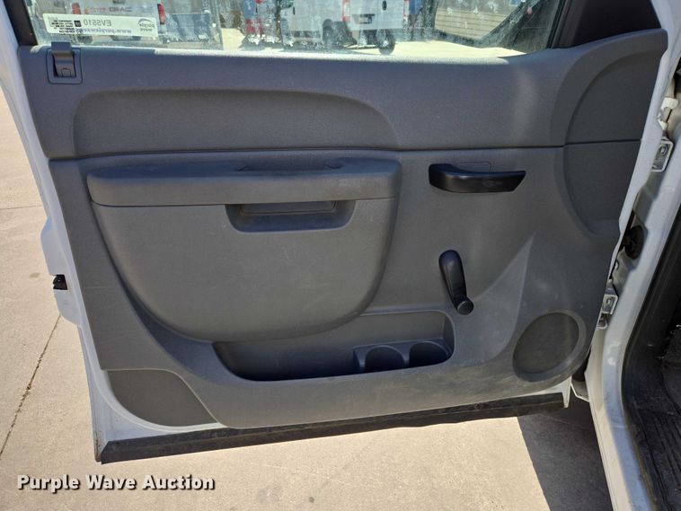 image for item EV5510 2010 GMC Sierra pickup truck