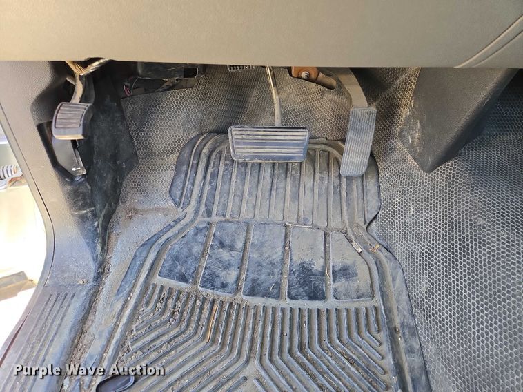 image for item EV5510 2010 GMC Sierra pickup truck