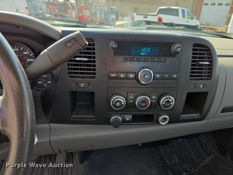 image for item EV5510 2010 GMC Sierra pickup truck