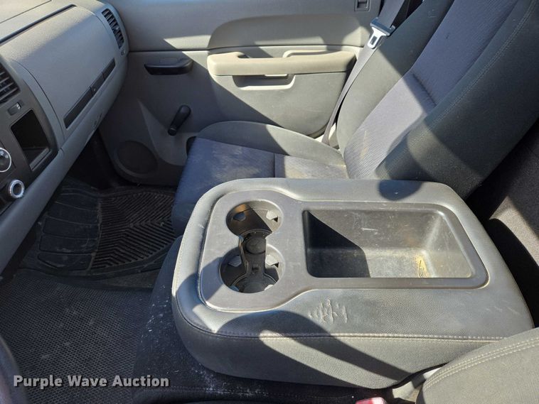 image for item EV5510 2010 GMC Sierra pickup truck